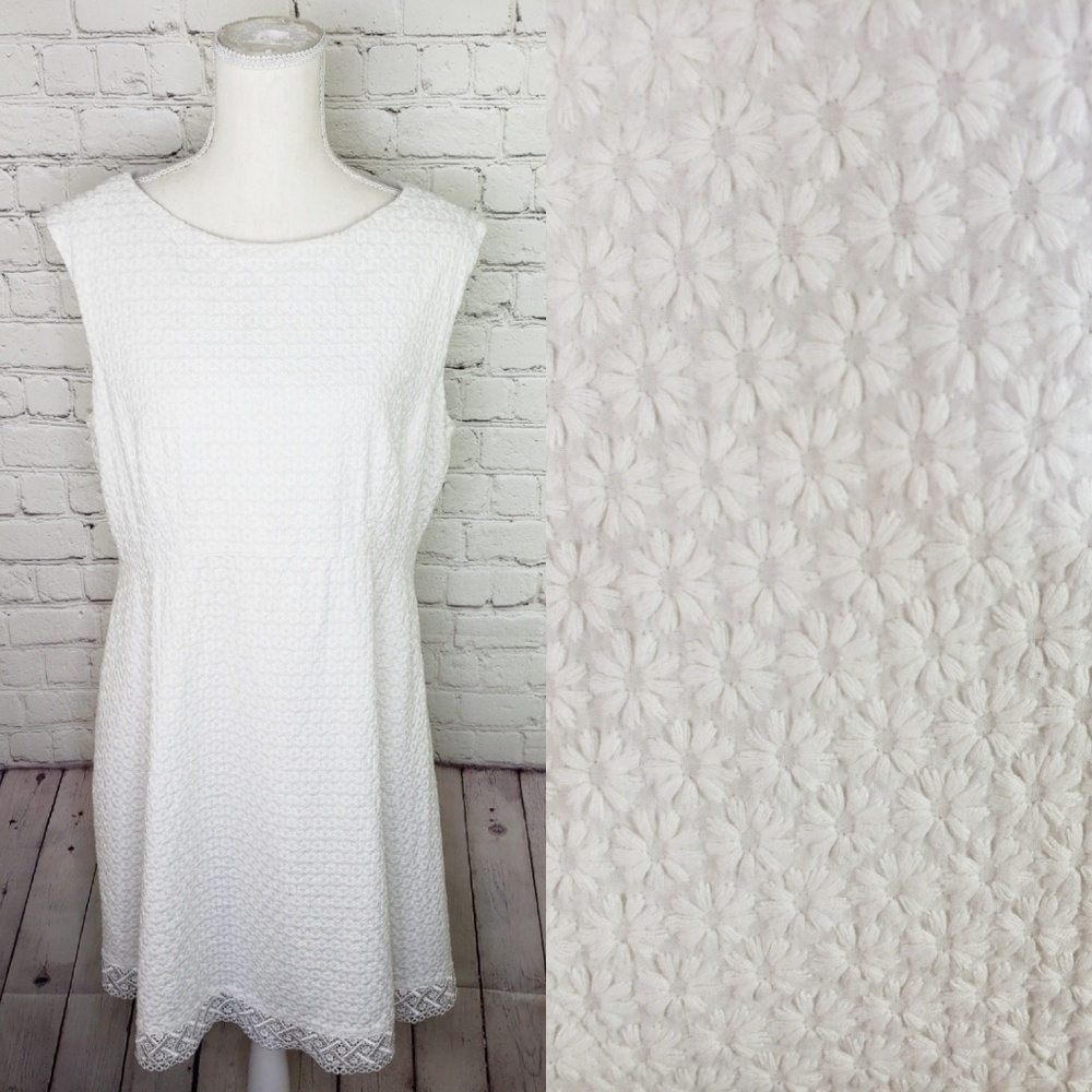 Tahari daisy print sleevless sun dress